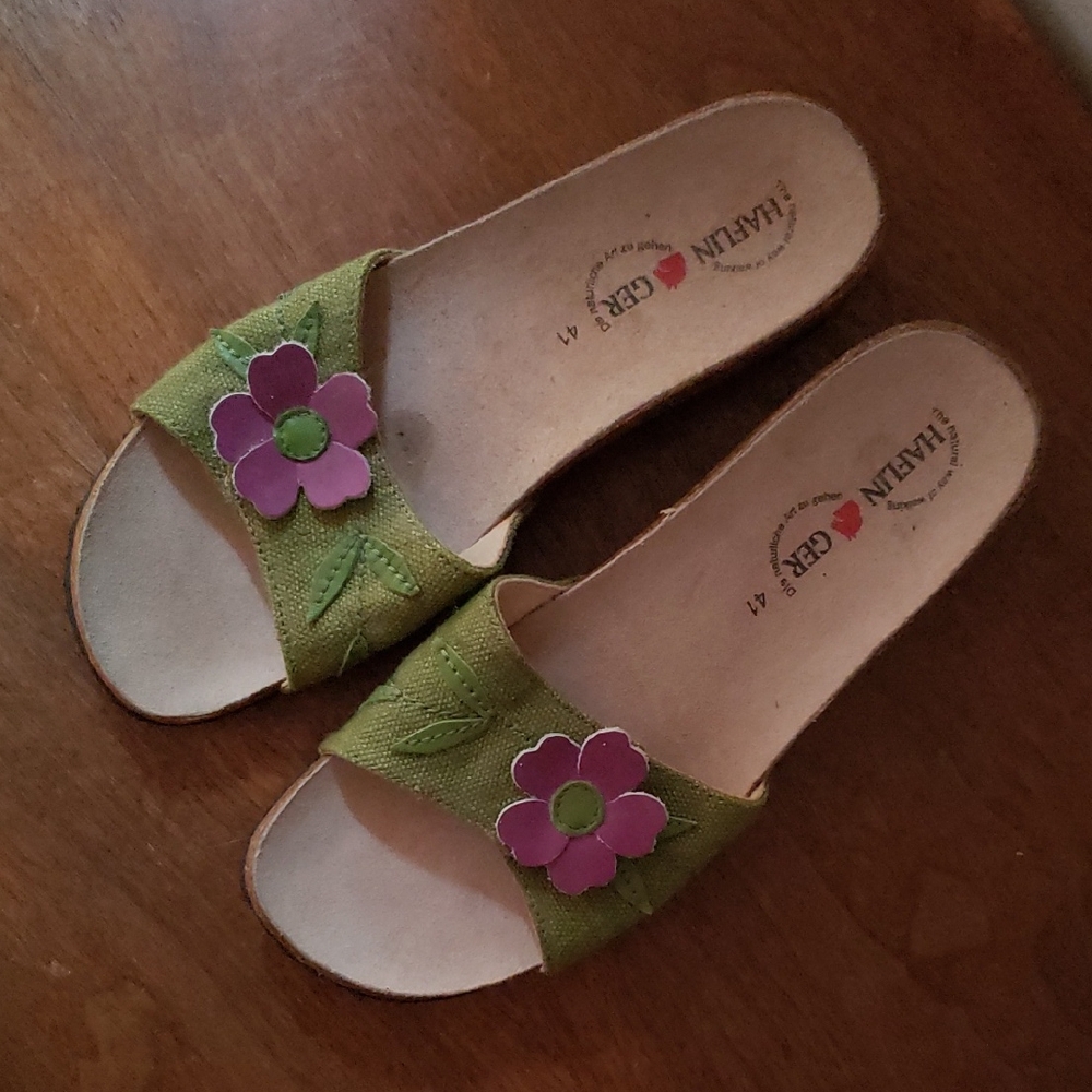 Charming Green and Purple Flower Sandal Slides Women's Size 10 US or 41 EU NWOT - Picture 1 of 5